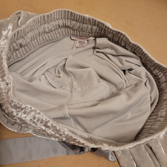 Victoria's Secret crushed velvet joggers, pants,‎ S - Picture 11 of 13